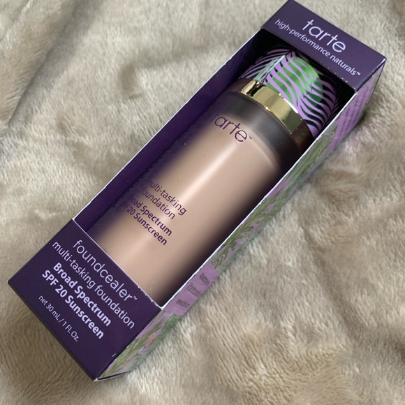 Tarte Babassu Foundcealer Foundation 22N Light